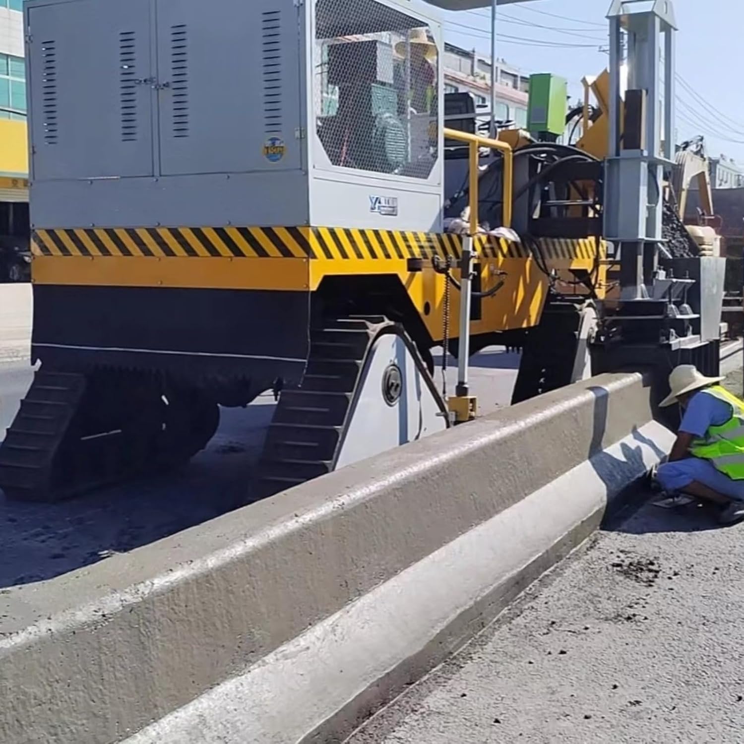 concrete curb slipform paver,best curb slipform machine,curb and gutter machine pros cons,should I buy a slipform paver,concrete curb machine worth buying,curb slipform paver vs alternatives - detailed features and technical specifications