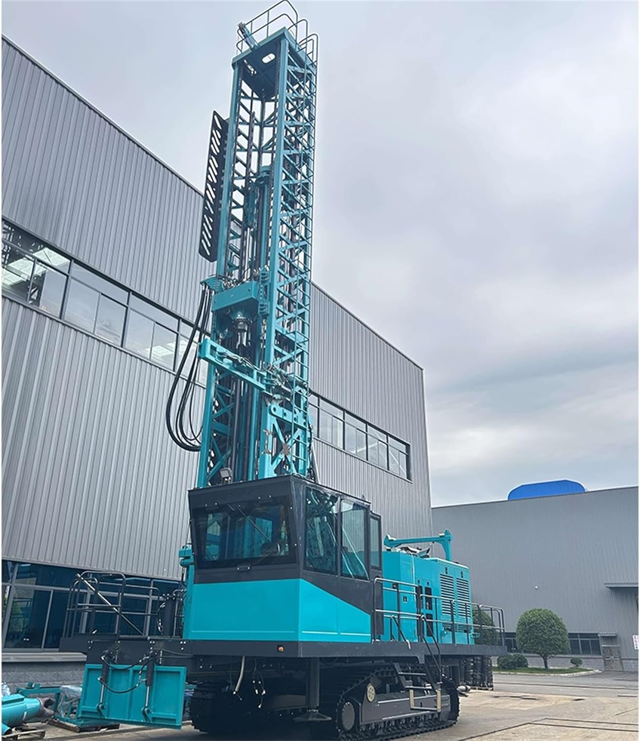 crawler water well drilling rig,should I buy a crawler water well drilling rig,crawler water well drilling rig vs skid mounted,crawler water well drilling rig pros cons,best tracked borehole drilling machine,crawler drilling rig worth buying unboxing and complete package contents